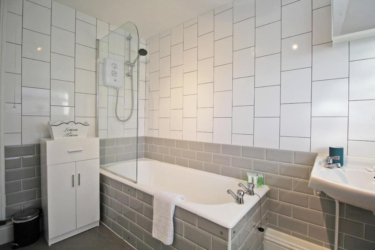 2 Bed, Up To 6 Guests Near Chester City Centre 외부 사진