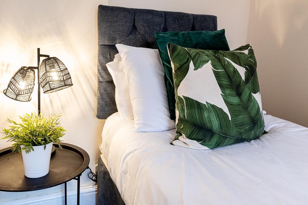 2 Bed, Up To 6 Guests Near Chester City Centre 외부 사진