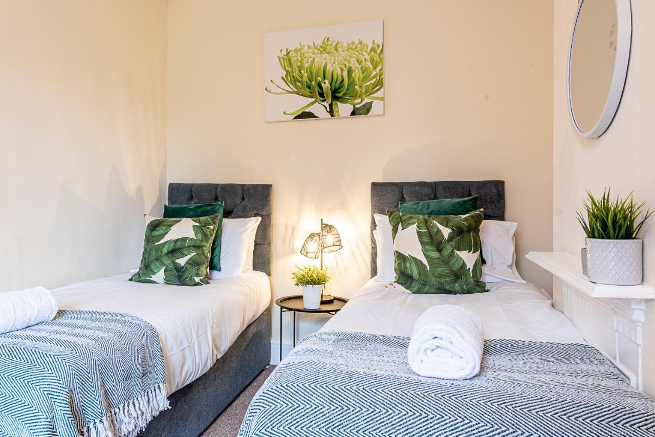 2 Bed, Up To 6 Guests Near Chester City Centre 외부 사진